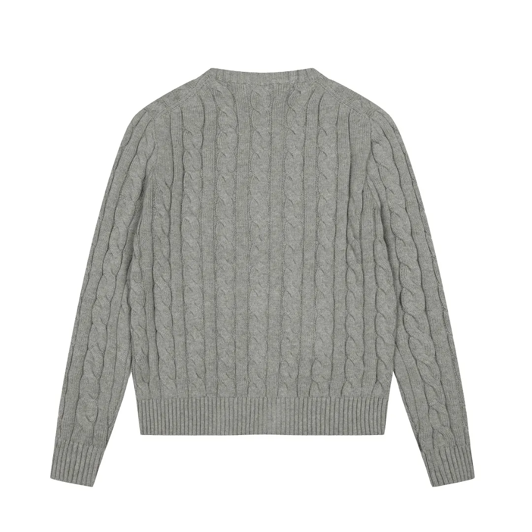 P220 Top quality" Style number: DS012# (not off the shelves all year round) [Ralph Lauren round neck solid color pony embroidered logo twist knitted sweater] ✅Ralph Lauren Ralph Lauren classic basic versatile unisex knitted pullover round neck sweater ✅Main supplier platform live broadcast Wholesale entity Replenish when out of stock Not off the shelf ✅ZP quality 1:1 version Scan the code to enter the GF website Counter quality ✅Detailed quality is the only one in Guangzhou Imported quality cotton yarn, focusing on high-end, cost-effective, good quality needless to say ✅The version is restored to the original order, the maximum size can be worn up to 190 pounds, loose, comfortable and stress-free ✅The upper body is simple and easy to match, ootd must-have style, good-looking clothes are never picky, a must-have in couples' wardrobes.